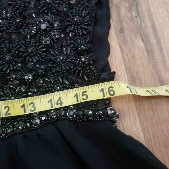 Alice + olivia black heavy beaded sequin baby doll dress. Size small - Picture 4 of 7